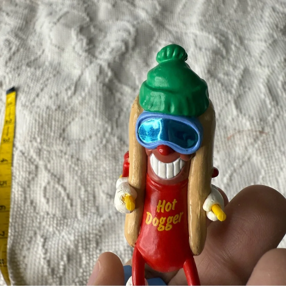 Vintage‎ 1990 Hallmark Keepsake Hot Dogger Skiing Ornament Retro Hot Dog 90s